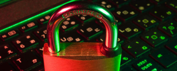Cadenas sur ordinateur de CyberUniversity
